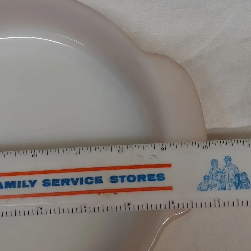 Anchor-Hocking Fire-King Peach‎ Luster casserole - vintage